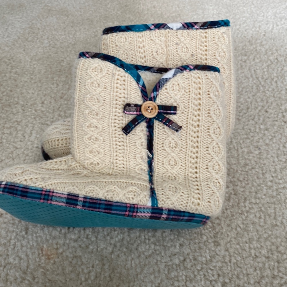 Comfy and warm bedroom booties